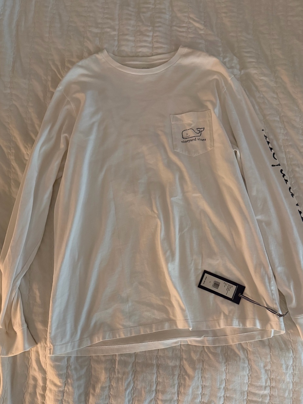 Menโs Vineyard Vines White Long-Sleeve Pocket Tee